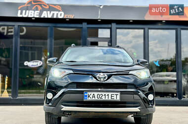 Внедорожник / Кроссовер Toyota RAV4 2016 в Киеве