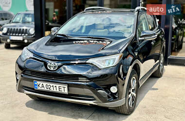 Внедорожник / Кроссовер Toyota RAV4 2016 в Киеве