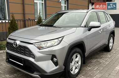 Внедорожник / Кроссовер Toyota RAV4 2018 в Киеве