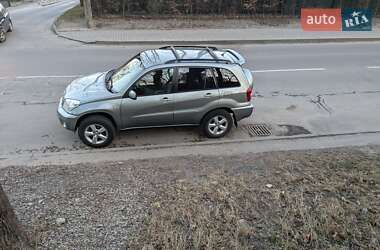 Внедорожник / Кроссовер Toyota RAV4 2005 в Львове