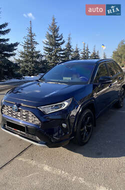 Позашляховик / Кросовер Toyota RAV4 2020 в Києві