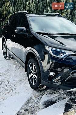 Позашляховик / Кросовер Toyota RAV4 2017 в Києві