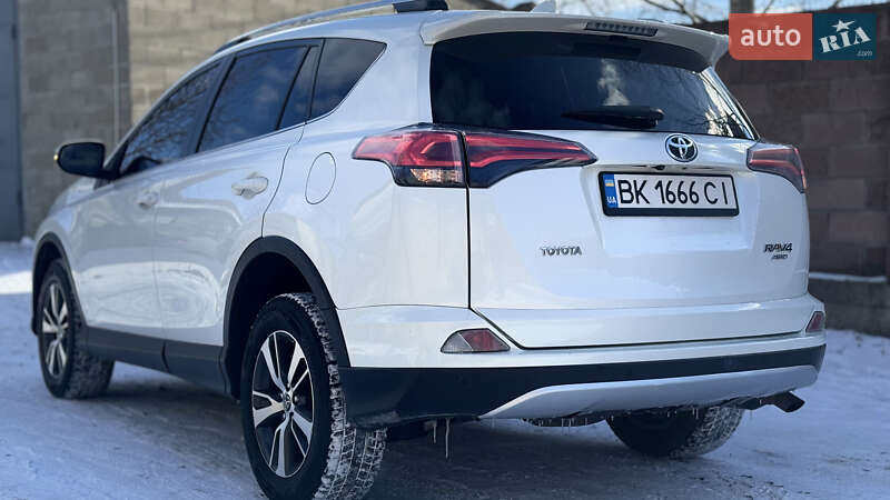 Позашляховик / Кросовер Toyota RAV4 2016 в Костопілі фото 8 Позашляховик / Кросовер Toyota RAV4 2016 в Костопілі