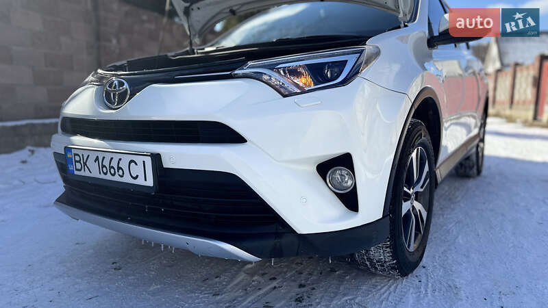 Позашляховик / Кросовер Toyota RAV4 2016 в Костопілі фото 37 Позашляховик / Кросовер Toyota RAV4 2016 в Костопілі