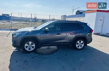 Позашляховик / Кросовер Toyota RAV4 2019 в Хмільнику