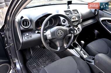 Внедорожник / Кроссовер Toyota RAV4 2006 в Львове