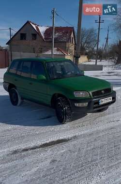 Позашляховик / Кросовер Toyota RAV4 1998 в Роздільній