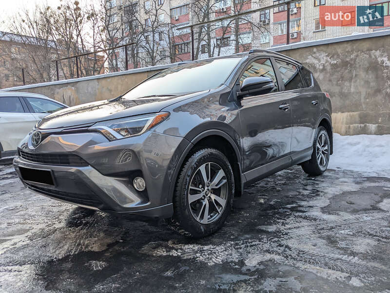 Позашляховик / Кросовер Toyota RAV4 2016 в Києві фото 2 Позашляховик / Кросовер Toyota RAV4 2016 в Києві