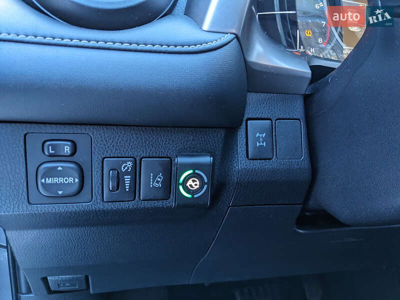 Позашляховик / Кросовер Toyota RAV4 2016 в Києві фото 8 Позашляховик / Кросовер Toyota RAV4 2016 в Києві