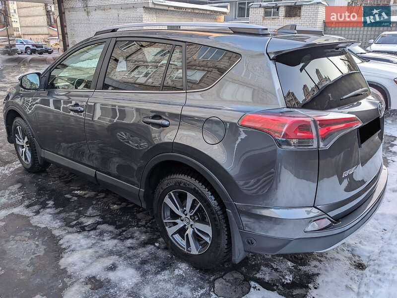 Позашляховик / Кросовер Toyota RAV4 2016 в Києві фото 5 Позашляховик / Кросовер Toyota RAV4 2016 в Києві