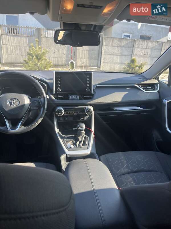Внедорожник / Кроссовер Toyota RAV4 2020 в Ковеле