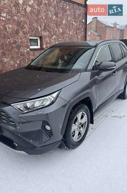 Внедорожник / Кроссовер Toyota RAV4 2020 в Ковеле