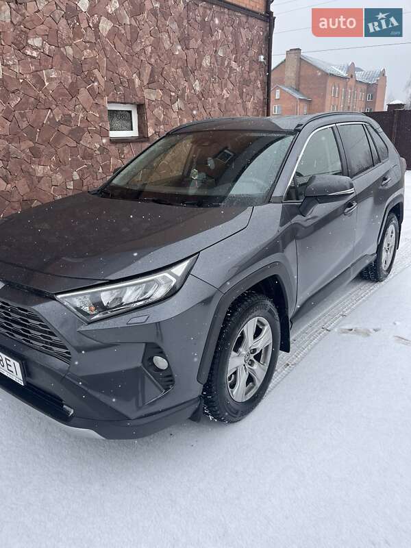 Внедорожник / Кроссовер Toyota RAV4 2020 в Ковеле