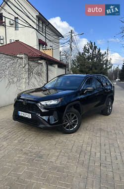 Внедорожник / Кроссовер Toyota RAV4 2019 в 