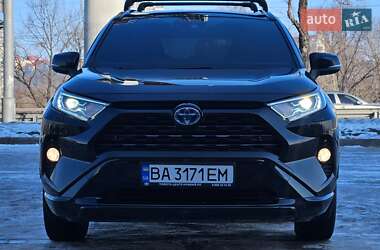 Позашляховик / Кросовер Toyota RAV4 2021 в Києві