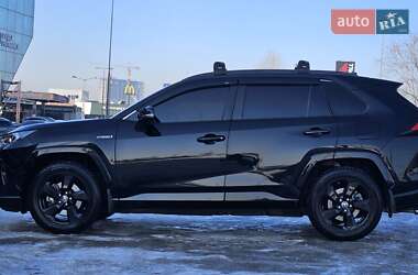 Позашляховик / Кросовер Toyota RAV4 2021 в Києві