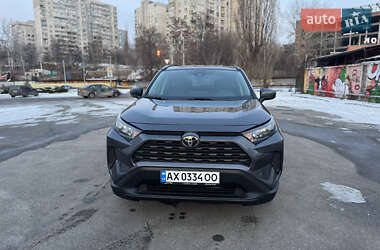 Позашляховик / Кросовер Toyota RAV4 2019 в Харкові