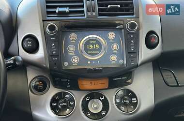 Внедорожник / Кроссовер Toyota RAV4 2007 в 