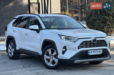 Внедорожник / Кроссовер Toyota RAV4 2021 в Киеве