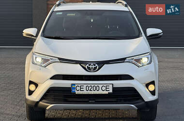 Внедорожник / Кроссовер Toyota RAV4 2015 в 