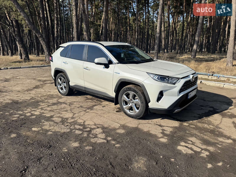Внедорожник / Кроссовер Toyota RAV4 2019 в Сумах