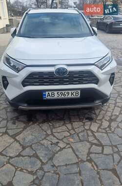 Внедорожник / Кроссовер Toyota RAV4 2023 в Хмельнике