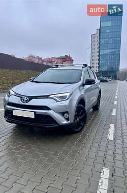 Внедорожник / Кроссовер Toyota RAV4 2018 в Тернополе