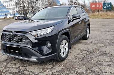Внедорожник / Кроссовер Toyota RAV4 2020 в Ужгороде