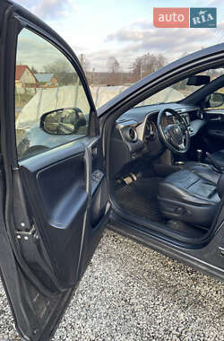 Внедорожник / Кроссовер Toyota RAV4 2014 в 