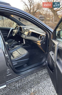 Внедорожник / Кроссовер Toyota RAV4 2014 в 