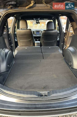 Внедорожник / Кроссовер Toyota RAV4 2014 в 