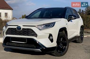 Внедорожник / Кроссовер Toyota RAV4 2019 в Ровно