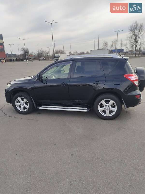 Внедорожник / Кроссовер Toyota RAV4 2012 в Киеве