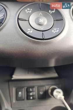 Позашляховик / Кросовер Toyota RAV4 2012 в Києві