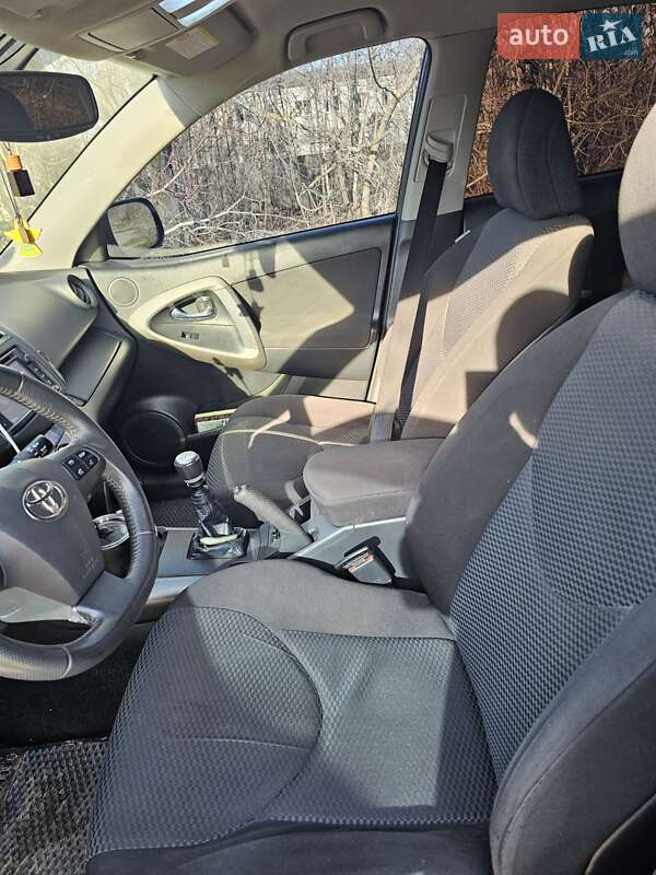 Позашляховик / Кросовер Toyota RAV4 2012 в Звягелі фото 13 Позашляховик / Кросовер Toyota RAV4 2012 в Звягелі