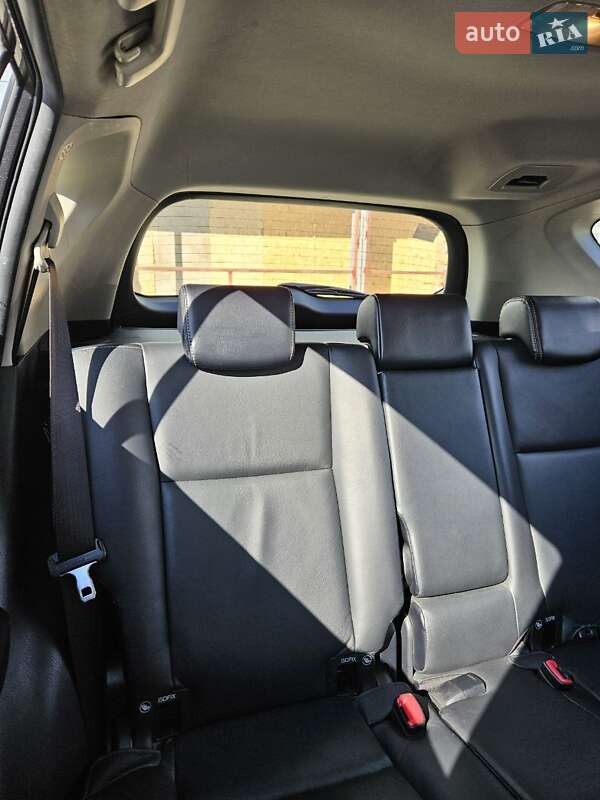 Внедорожник / Кроссовер Toyota RAV4 2014 в 