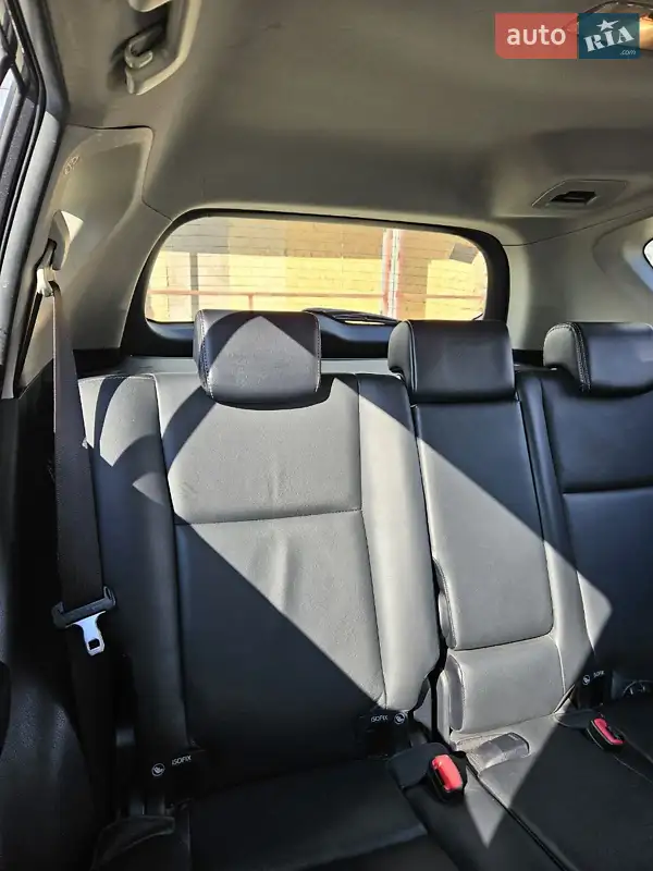 Внедорожник / Кроссовер Toyota RAV4 2014 в 
