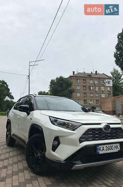 Внедорожник / Кроссовер Toyota RAV4 2021 в Киеве