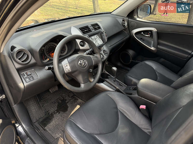 Внедорожник / Кроссовер Toyota RAV4 2006 в Киеве