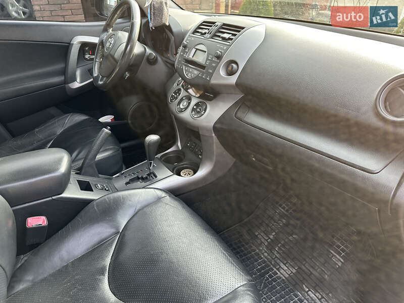 Внедорожник / Кроссовер Toyota RAV4 2008 в Малинцах