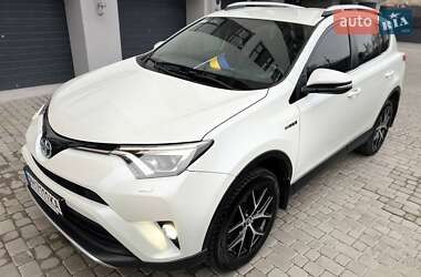 Внедорожник / Кроссовер Toyota RAV4 2016 в 