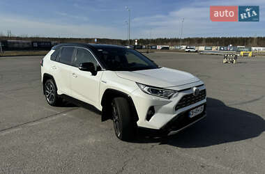 Внедорожник / Кроссовер Toyota RAV4 2020 в Киеве