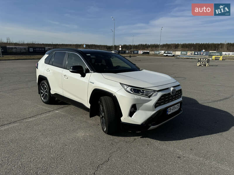 Позашляховик / Кросовер Toyota RAV4 2020 в Києві