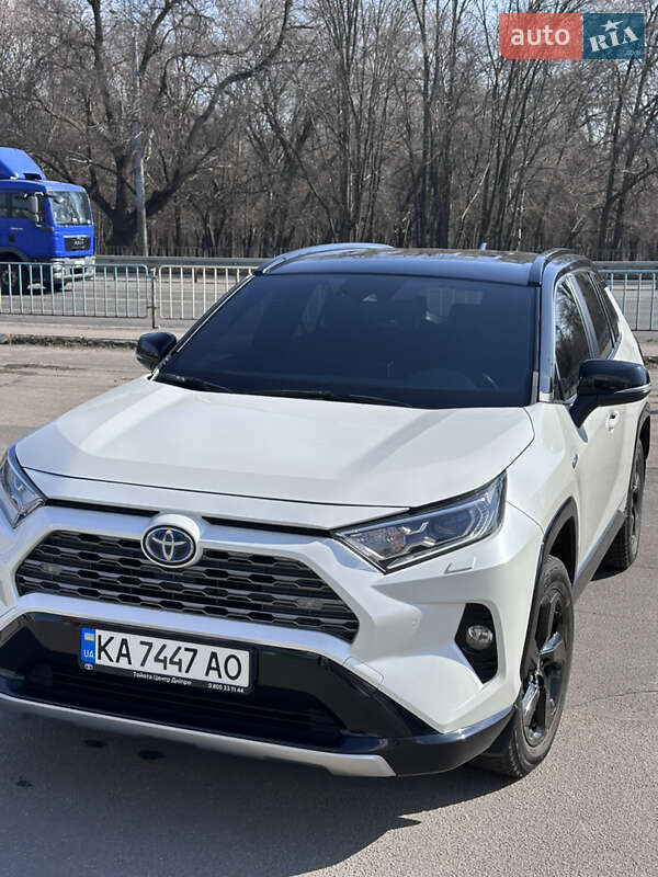 Toyota RAV4 2021