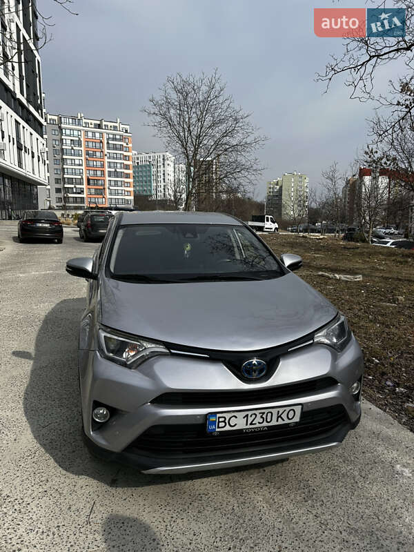 Внедорожник / Кроссовер Toyota RAV4 2015 в Львове