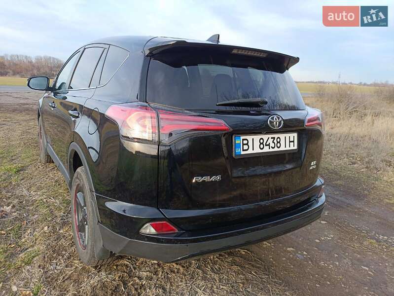 Позашляховик / Кросовер Toyota RAV4 2017 в Києві