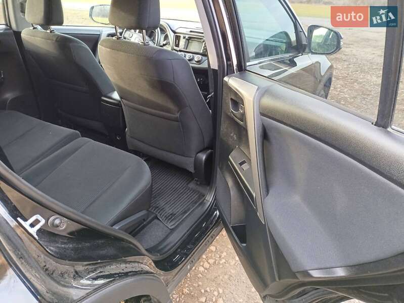 Позашляховик / Кросовер Toyota RAV4 2017 в Києві