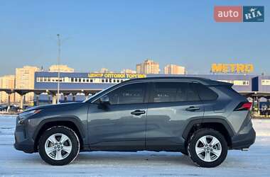 Позашляховик / Кросовер Toyota RAV4 2021 в Києві