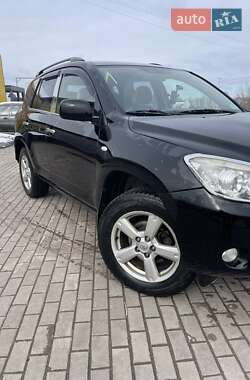 Внедорожник / Кроссовер Toyota RAV4 2007 в Новояворовске
