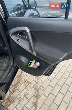Внедорожник / Кроссовер Toyota RAV4 2007 в 